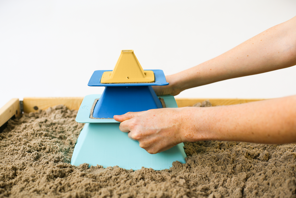 Pyramide bouwer Pira - Vintage blue / Deep blue / Mellow Yellow Pyramide bouwer Pira - Vintage blue / Deep blue / Mellow Yellow